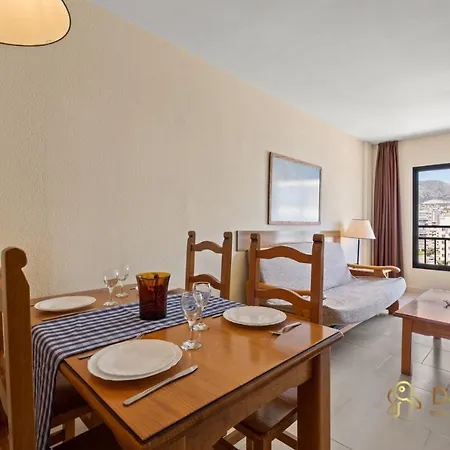 Aparthotel Con Parking Privado En El Paseo Maritimo De Fuengirola