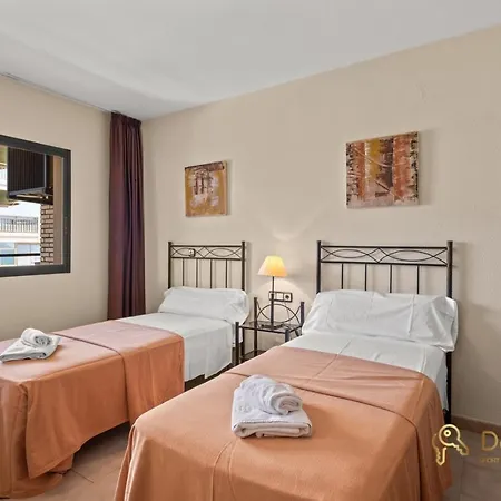 Aparthotel Con Parking Privado En El Paseo Maritimo De