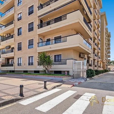 Apartahotel Con Parking Privado En El Paseo Maritimo De Fuengirola